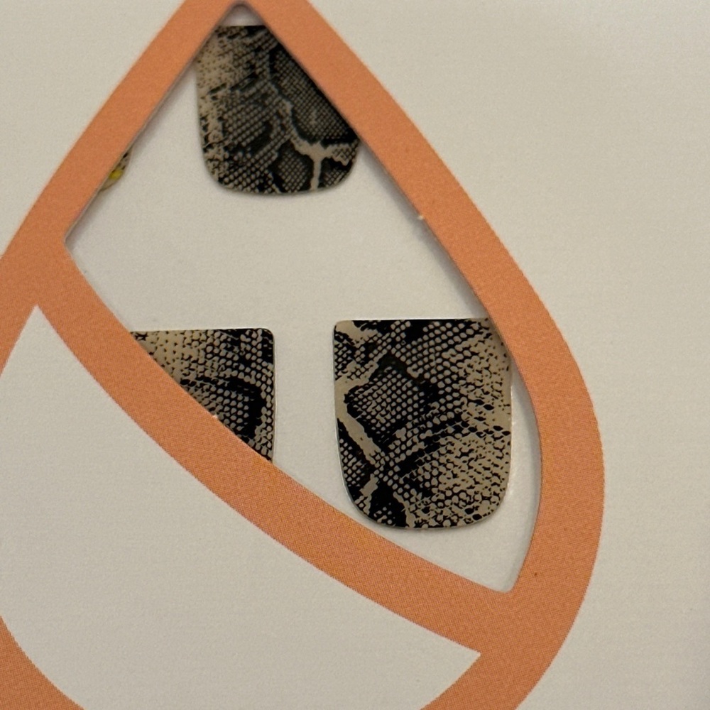 MANIME - Stick-On Gels - New.